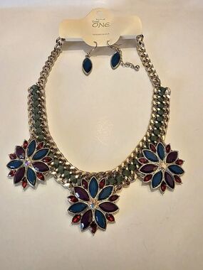ONE Floral Statement Necklace & Earrings Gold & Blue  New